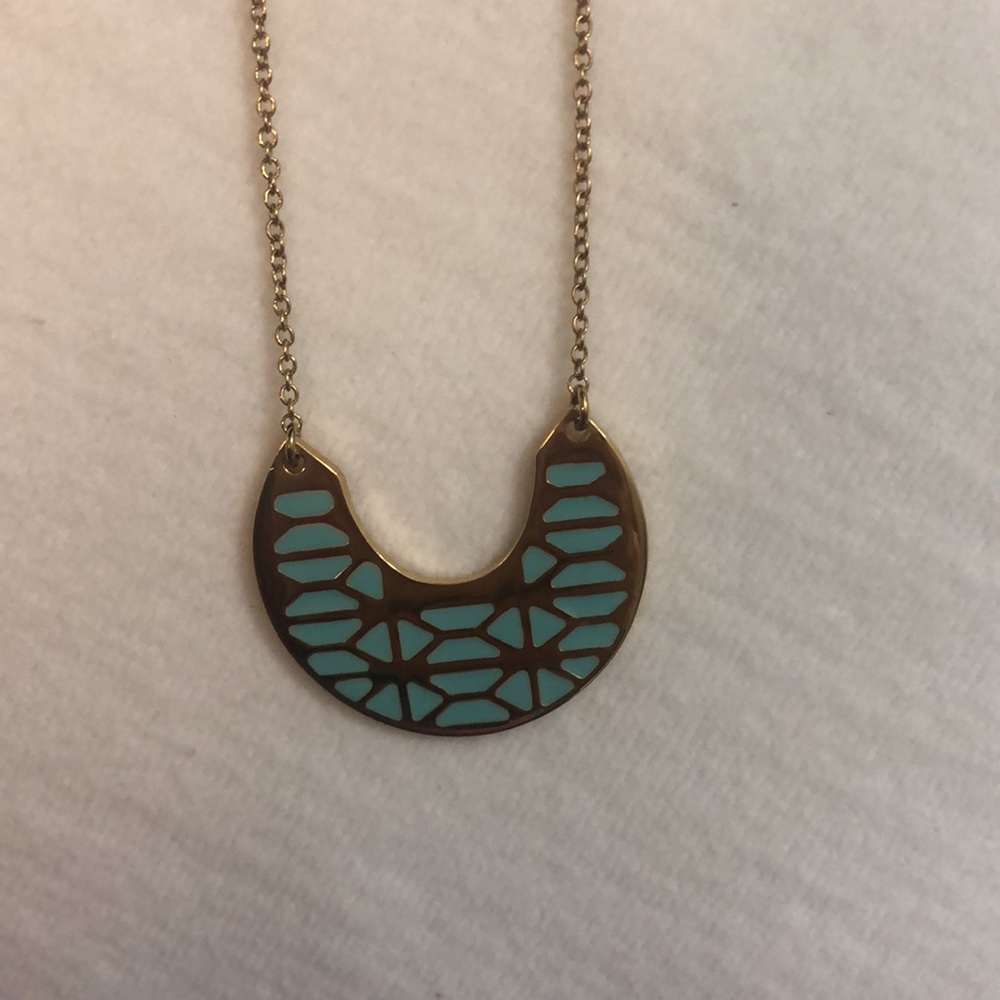 Stella and Dot gold necklace - Picture 4 of 7
